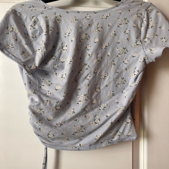 size M Holister CROP TOP - Picture 2 of 3